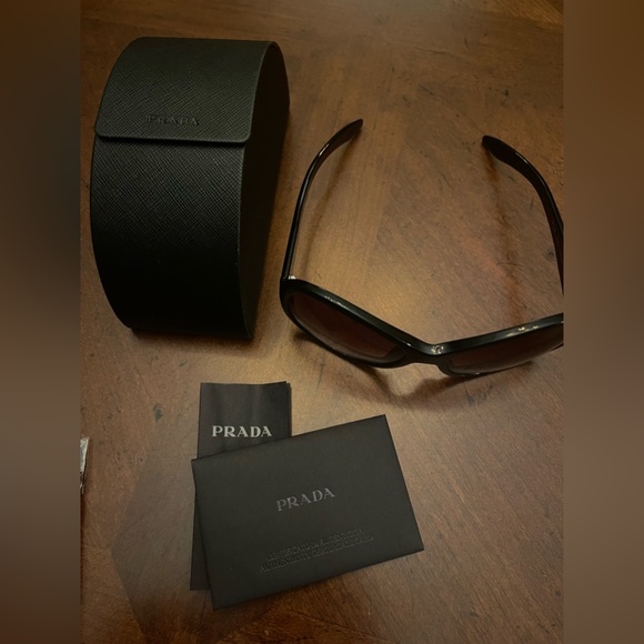 PRADA black oversized Sunglasses Vintage Circa 2000’s, case, cloth and authentic - Picture 9 of 10
